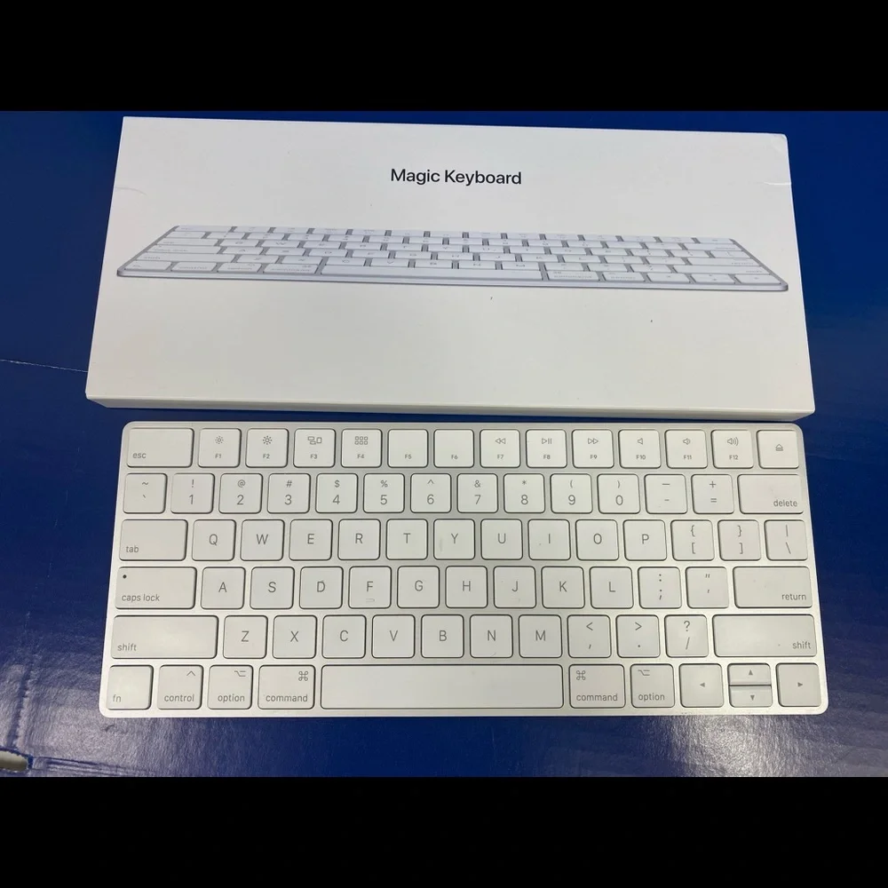 Apple Magic Keyboard - White
